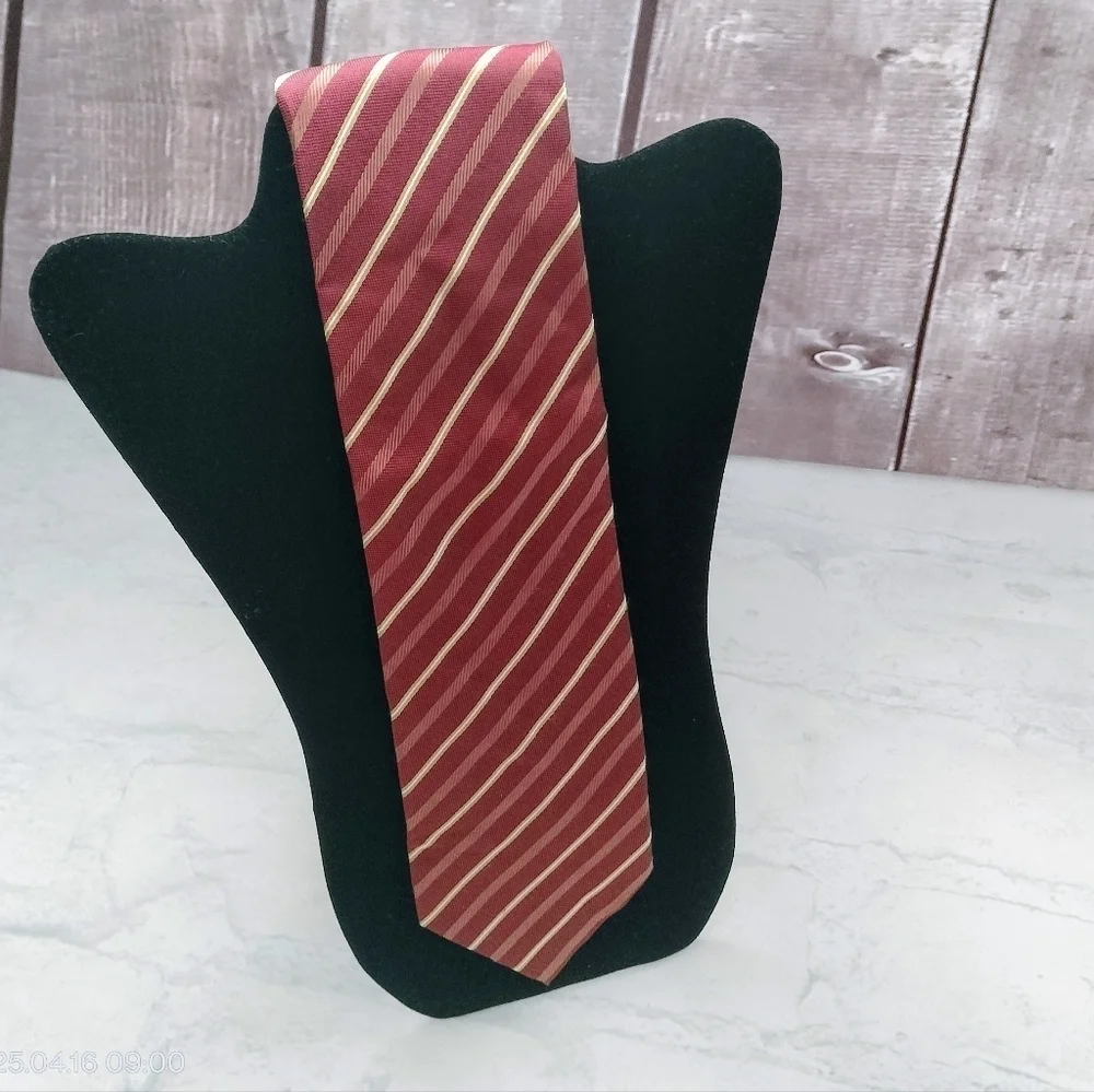 Charles Wain Men's Silk Striped Red and Gold Tie Woven Classic Style TAG Formal